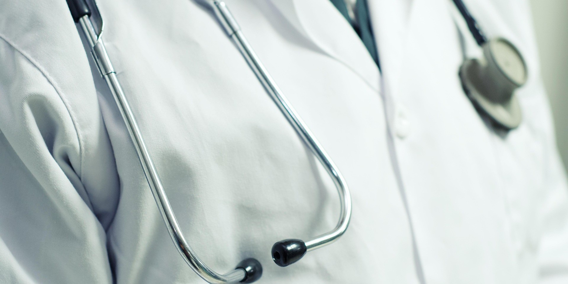 doctor wearing a stethescope
